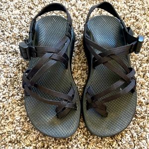 Chaco Women’s size 7 black toe loop hiking sandals